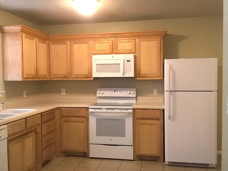 1301 Edison Ave #A — Photo 3