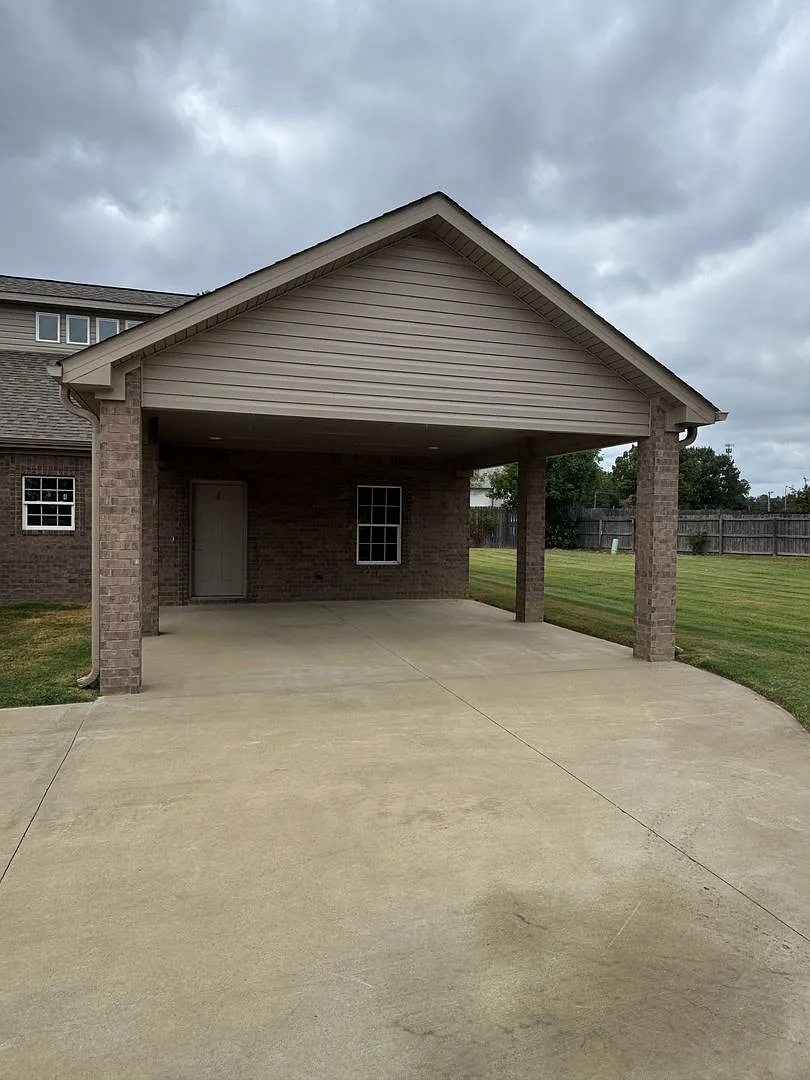 Brand New 3 Bed / 2 Bath Available Now! — Photo 1
