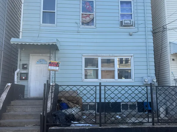 147 Walnut St, Paterson, NJ 07522