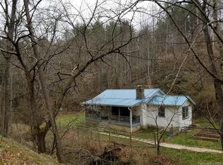 255 Mountain Cove Rd, Marshall, NC 28753