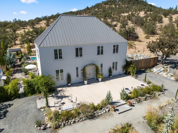 12261 Modoc Rd, White City, OR 97503