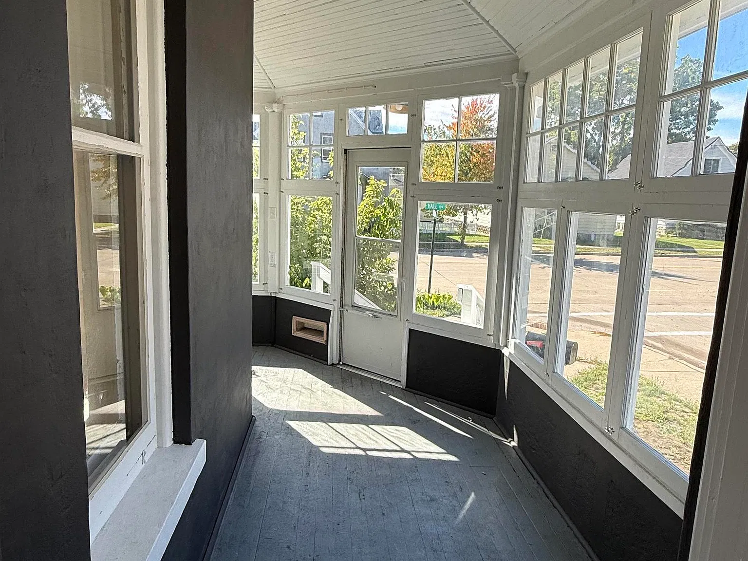 2728 Hall Ave — Photo 4