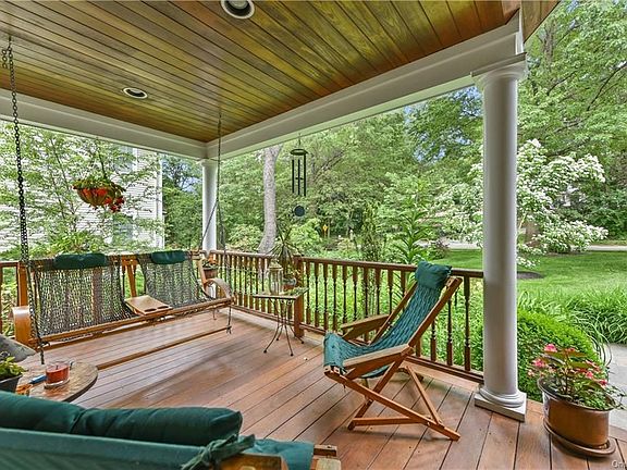 3rd image of 111 Scenic Dr W