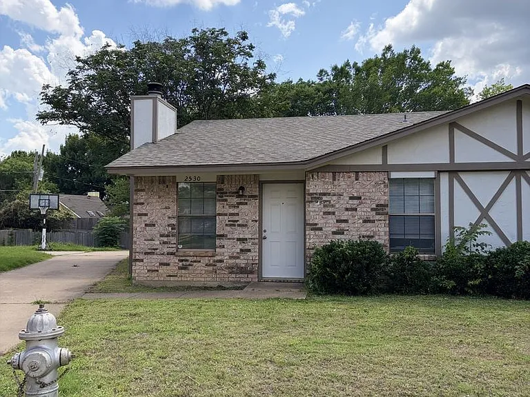 2530 Indigo Ln — Photo 1