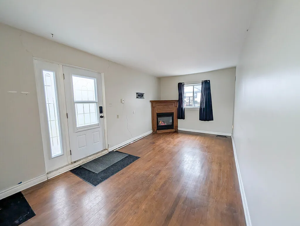 Building Photo - 55 Ann St #2