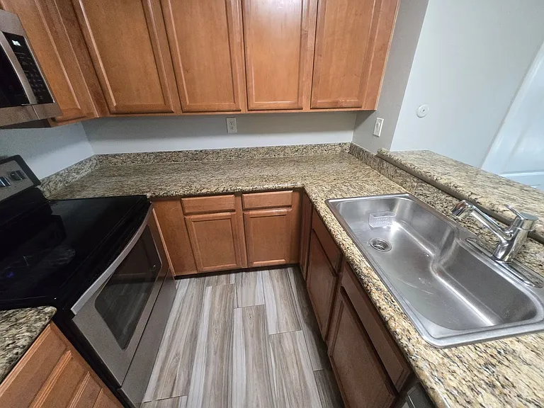 3454 Castle Glen Dr #113 — Photo 16