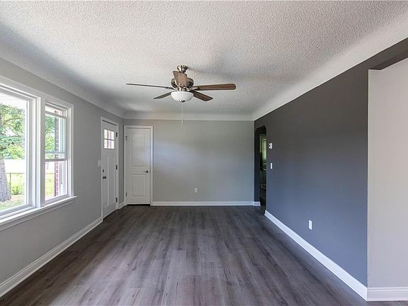 4th image of 34743 Lake Shore Blvd