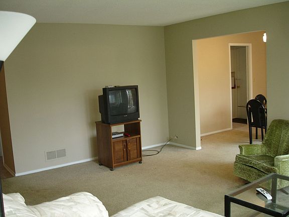 5th image of 421 18th Ave N