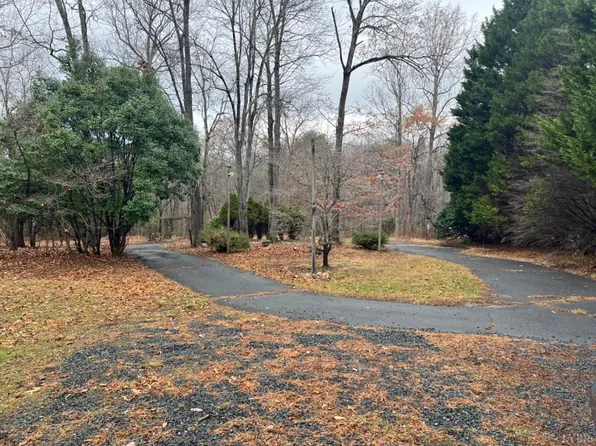 155 Justamere Ln, Madison Heights, VA 24572