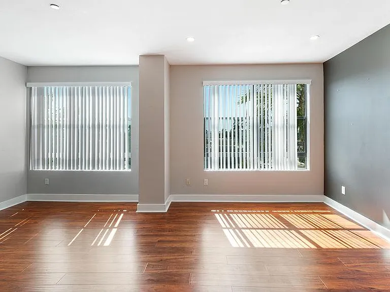 575 Elm Ave #18 — Photo 14