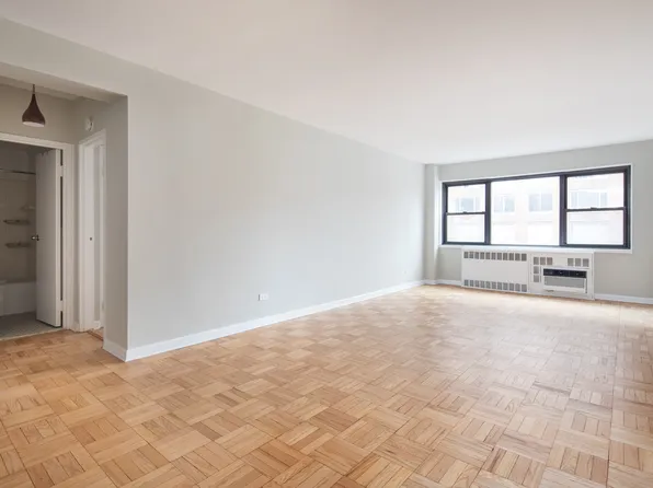 305 East 72nd Street 11C image 2 of 9