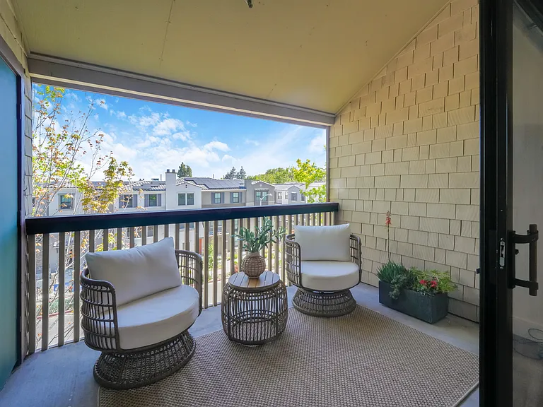 2111 Latham St #307 — Photo 74