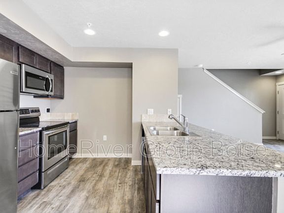 2nd image of 931 E Wandering Ln APT 104