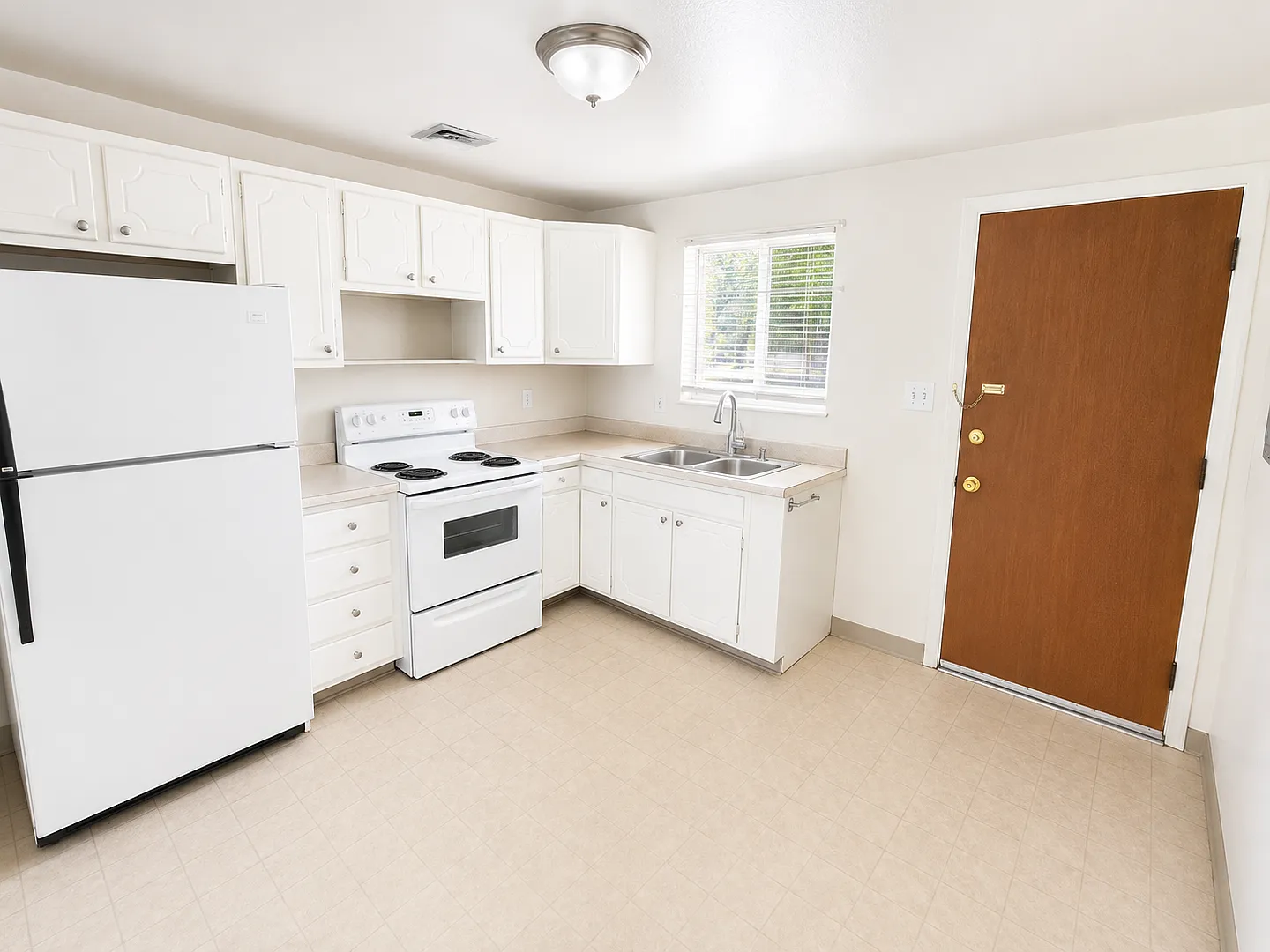 2 bed, 800 sqft, $1,100 — Photo 3