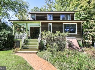 9 Circle Cir, Washington Grove, MD 20880