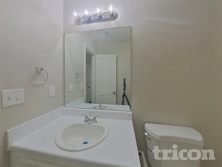 210 Signet Ct — Photo 14