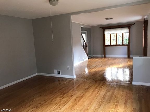 5th image of 3 Vivian Ct #1X