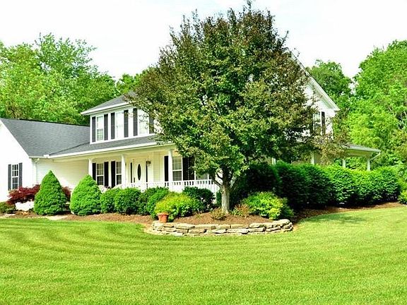 3rd image of 107 S Fork Dr