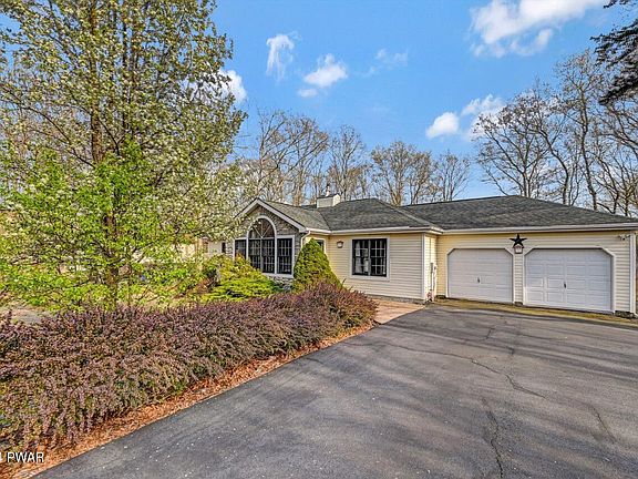 4th image of 203 Lincoln Dr