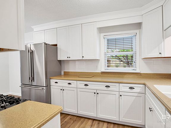 5th image of 524 Linda Ln