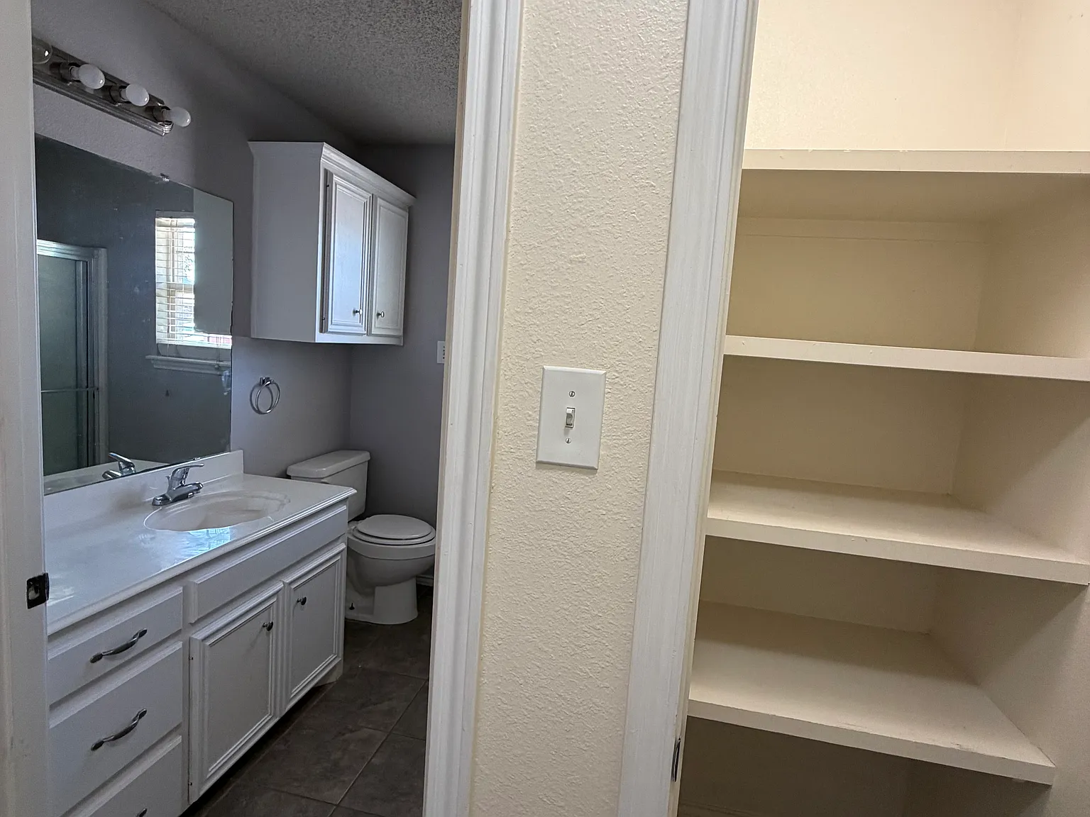 4 bed, 2300 sqft, $2,250 — Photo 2