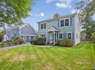 624 Albert Pl, Ridgewood, NJ 07450