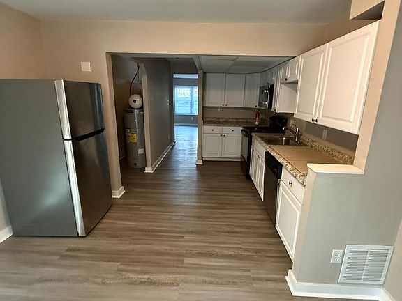 4th image of 89 Park Vallei Ln