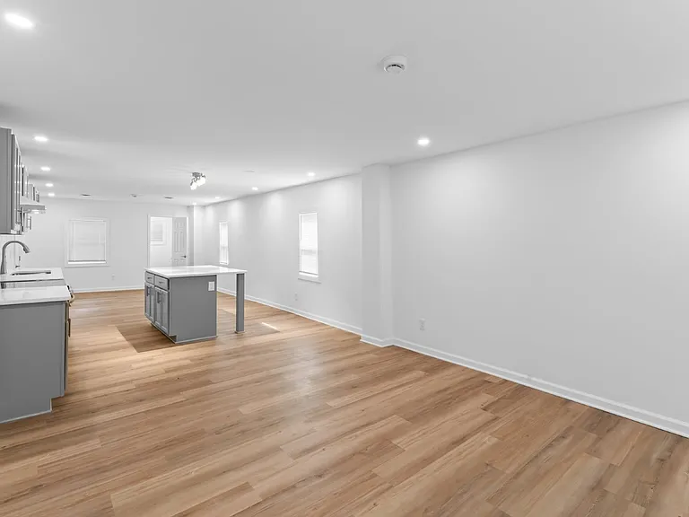 815 Kickapoo St — Photo 6