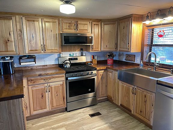 3rd image of 267 Primrose Dr