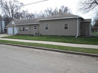 1510 N Jessica Ave, Sioux Falls, SD 57103