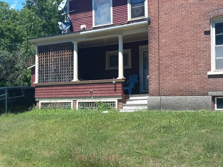 591 Railroad St #2 — Photo 13