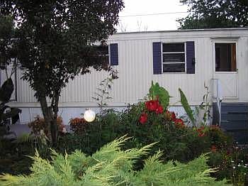 2nd image of 104 Georgia Ave