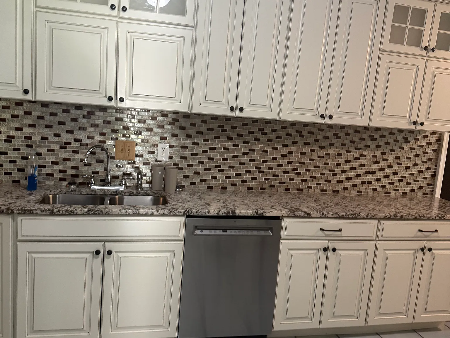 6 bed, 3.5 bath, 3204 sqft, $2,800 — Photo 4
