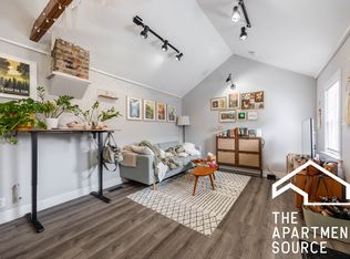 958 W 19th St #CH, Chicago, IL 60608