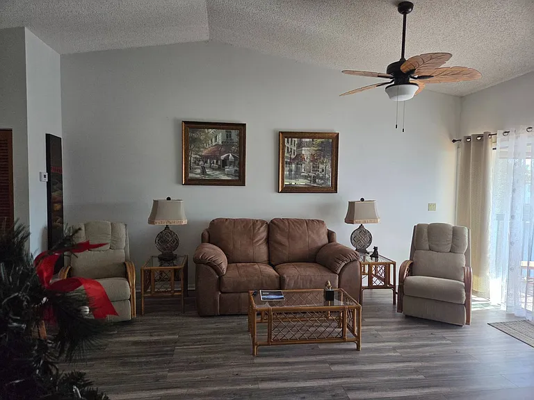4915 Casablanca Cir #H-22 — Photo 8