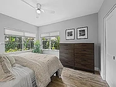 808 NE 17th Way #2 — Photo 3