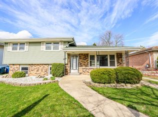 60 E 155th Pl, South Holland, IL 60473