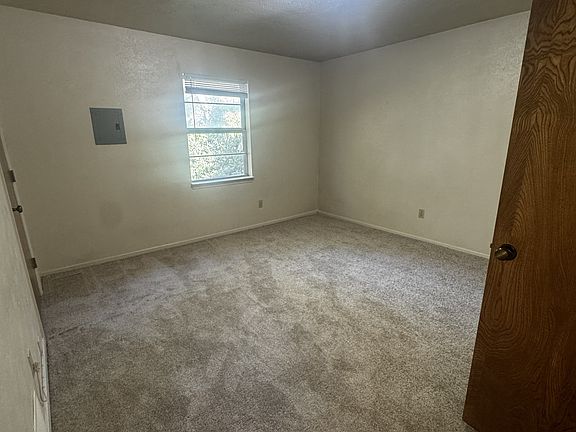 5th image of 321 Withers St APT 16