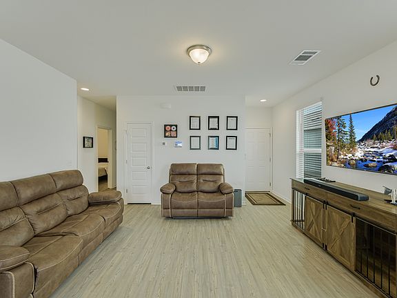 3rd image of 6802 Tiznow Ln