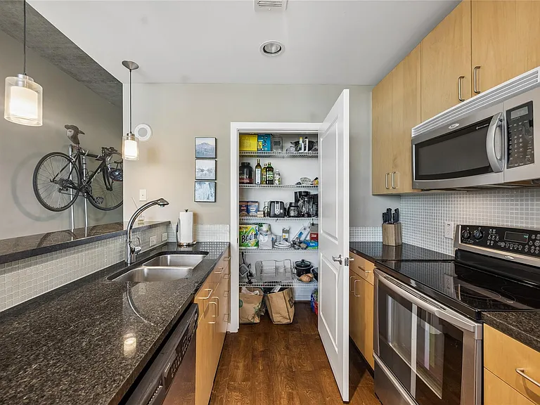 5925 Almeda Rd #11011 — Photo 10
