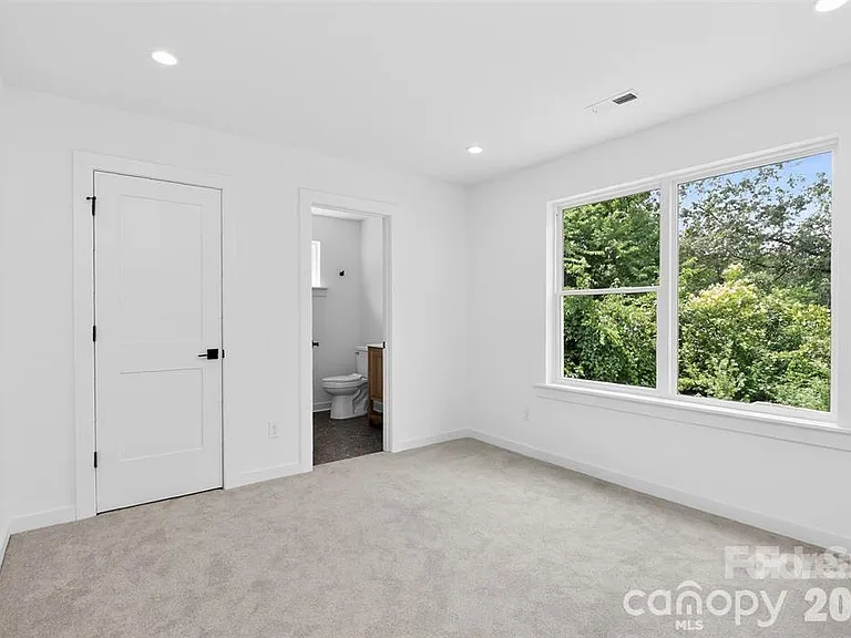 2716 Baltimore Ave — Photo 7