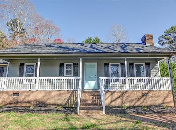 3rd image of 600 Shady Ln