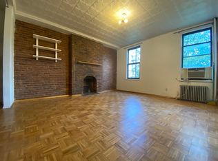 104 Franklin St #2B, Brooklyn, NY 11222