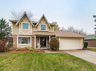 5223 Timber Ridge Trl, Clarkston, MI 48346