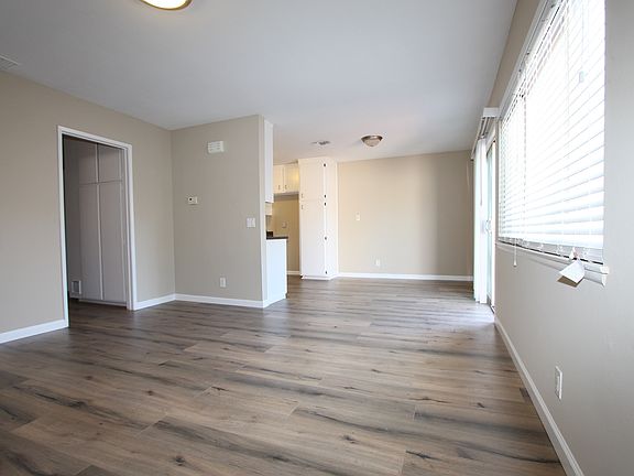 4th image of 3901 Bixby Dr