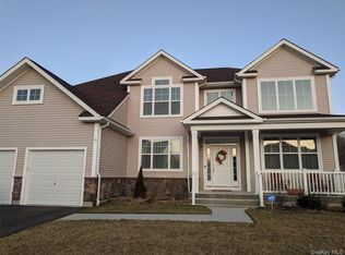 9 Lilac Lane, Ridge, NY 11961