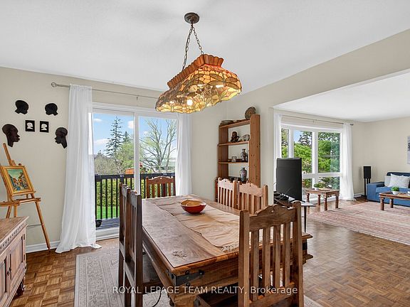 5th image of 136 James Cummings Ave