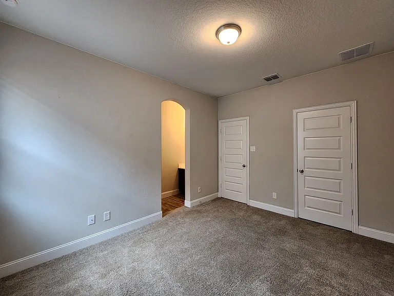 1331 Gruene Glen St — Photo 29