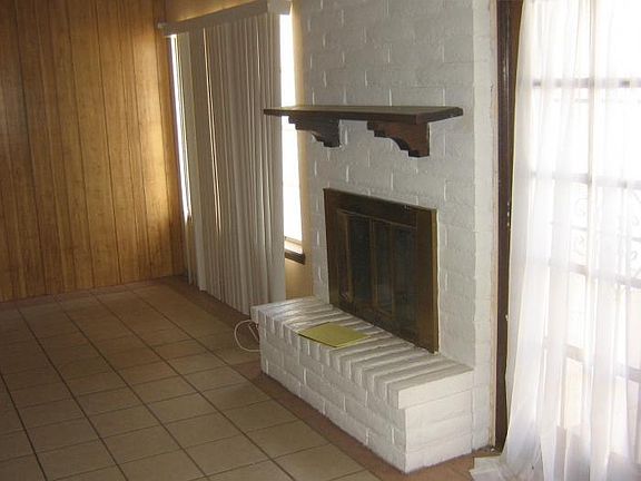 3rd image of 3104 Wayside St APT E