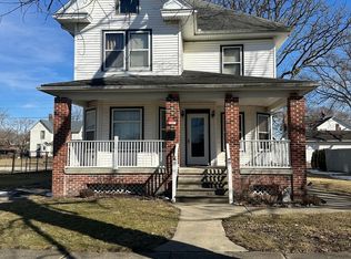 511 S Central St, Gilman, IL 60938